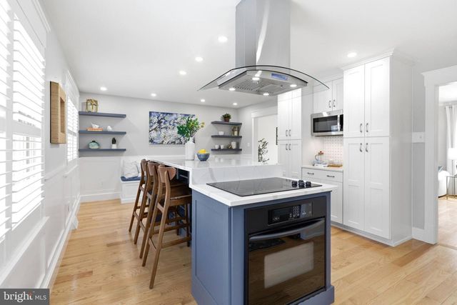 202 GLEN AVE SW, Vienna, VA 22180