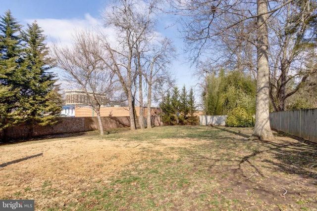 202 GLEN AVE SW, Vienna, VA 22180