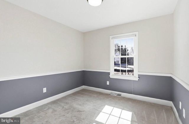 202 GLEN AVE SW, Vienna, VA 22180