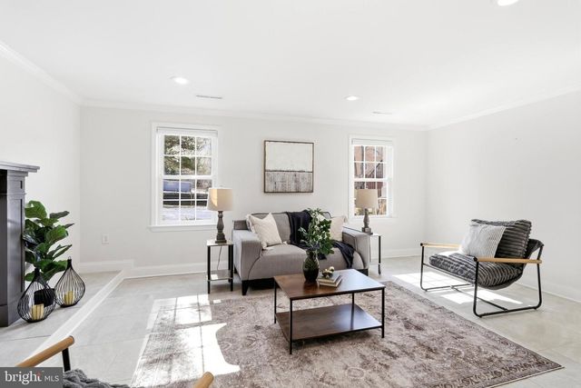 202 GLEN AVE SW, Vienna, VA 22180