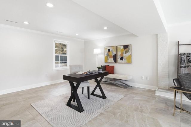 202 GLEN AVE SW, Vienna, VA 22180