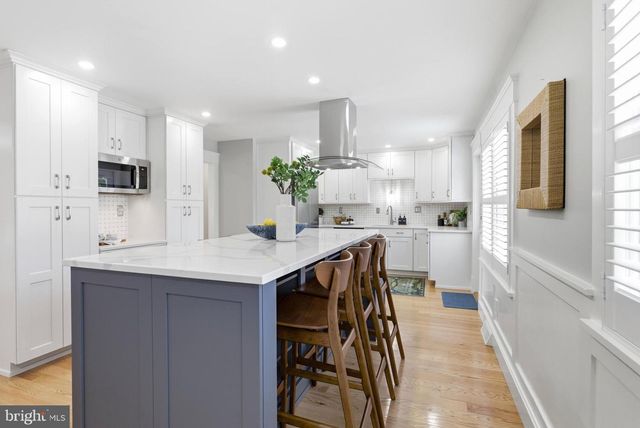 202 GLEN AVE SW, Vienna, VA 22180