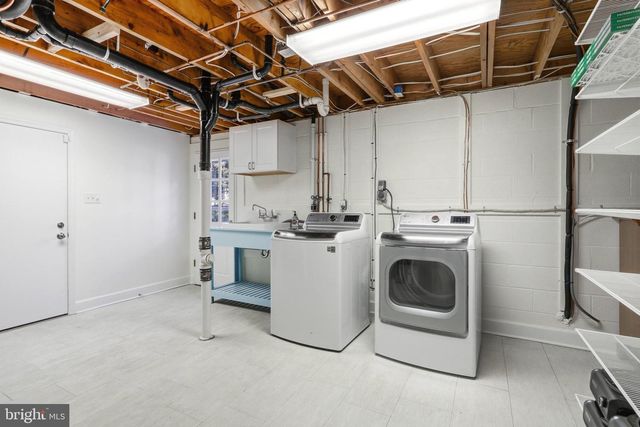 202 GLEN AVE SW, Vienna, VA 22180