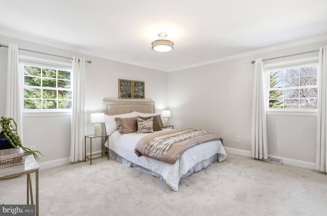 202 GLEN AVE SW, Vienna, VA 22180