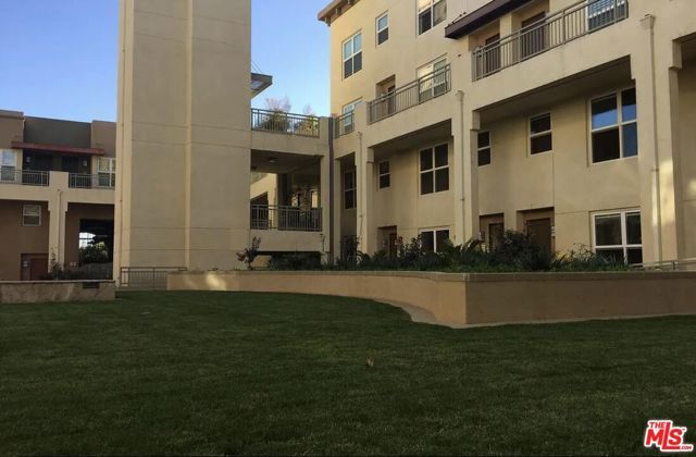 68 E Bay State Street 1H, Alhambra, CA 91801