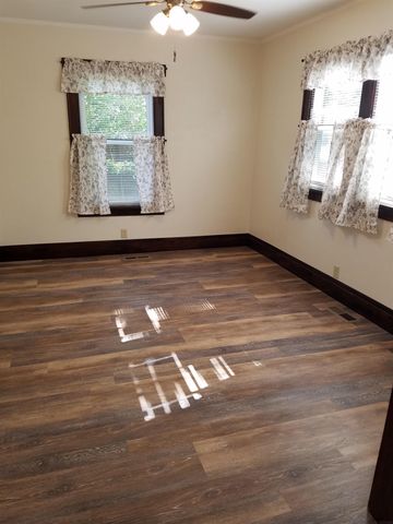 807 W Mullan, Waterloo, IA 50701