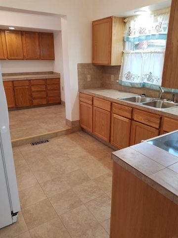 807 W Mullan, Waterloo, IA 50701