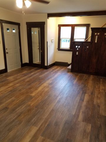 807 W Mullan, Waterloo, IA 50701