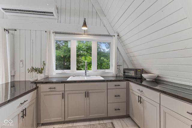 5801 Paradise Drive, Martinsville, IN 46151