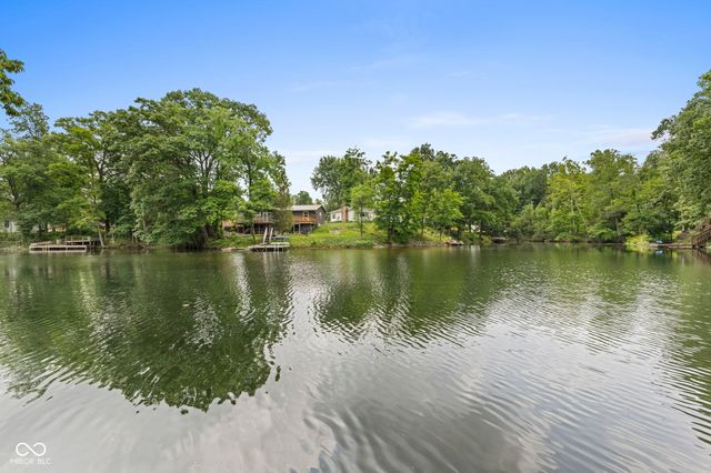 5801 Paradise Drive, Martinsville, IN 46151