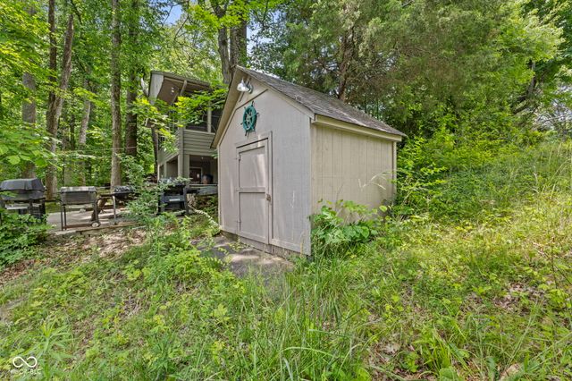 5801 Paradise Drive, Martinsville, IN 46151