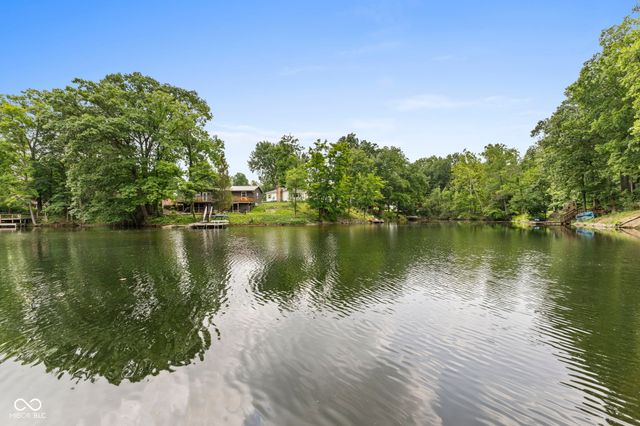 5801 Paradise Drive, Martinsville, IN 46151