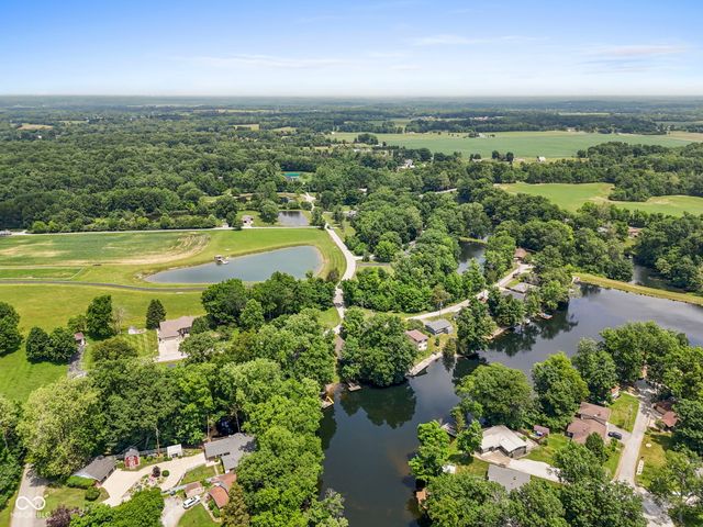 5801 Paradise Drive, Martinsville, IN 46151