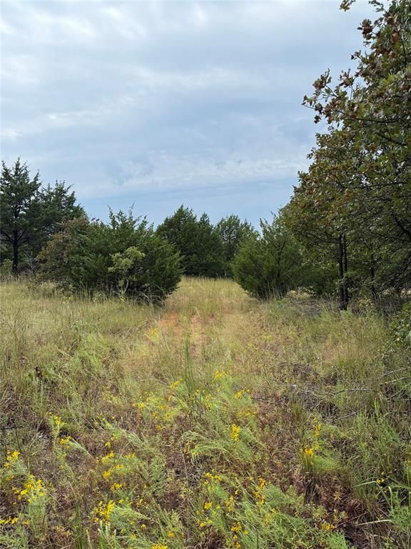 Image 6 of property listing at 850 E 850 Road, Chandler, OK 74834