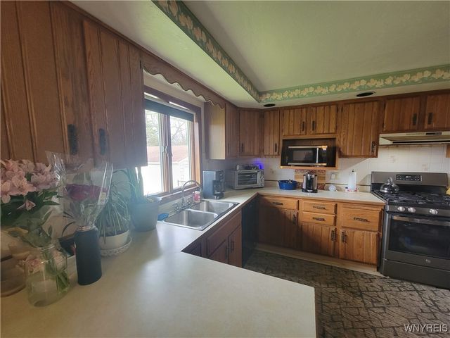 6082 Townline Road, Wheatfield, NY 14094