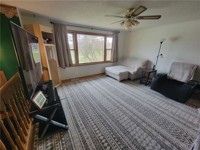 6082 Townline Road, Wheatfield, NY 14094