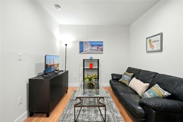 9221 Swinton Ave, North Hills, CA 91343