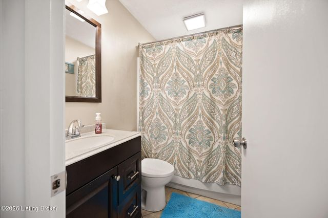 2407 Roddy Rd, Louisville, KY 40216