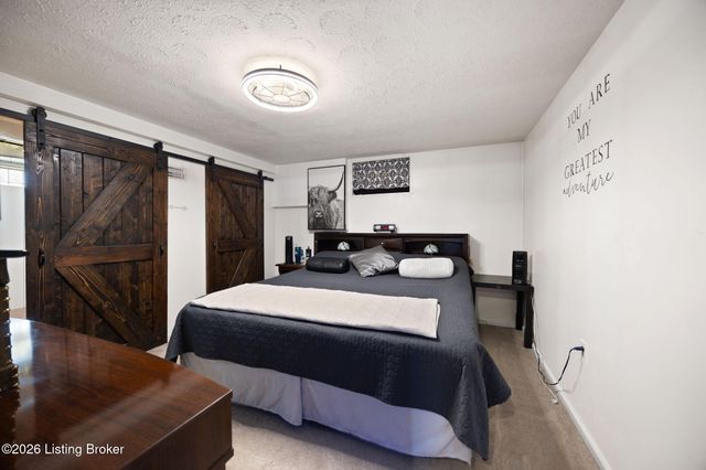 2407 Roddy Rd, Louisville, KY 40216