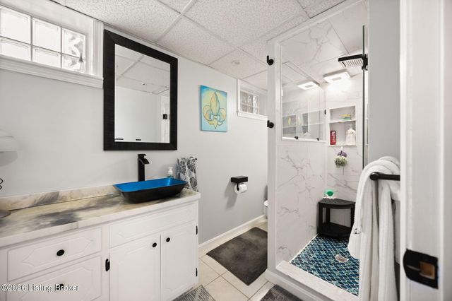 2407 Roddy Rd, Louisville, KY 40216