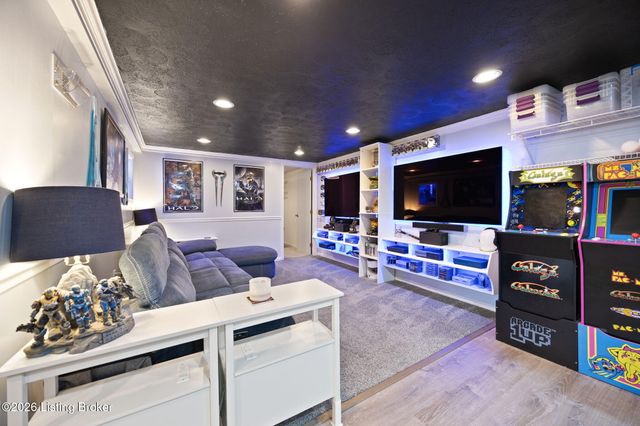 2407 Roddy Rd, Louisville, KY 40216