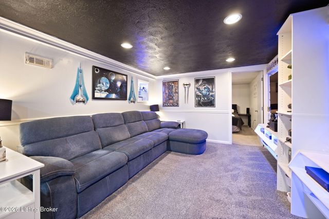 2407 Roddy Rd, Louisville, KY 40216