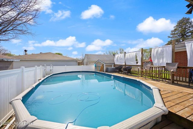 2407 Roddy Rd, Louisville, KY 40216