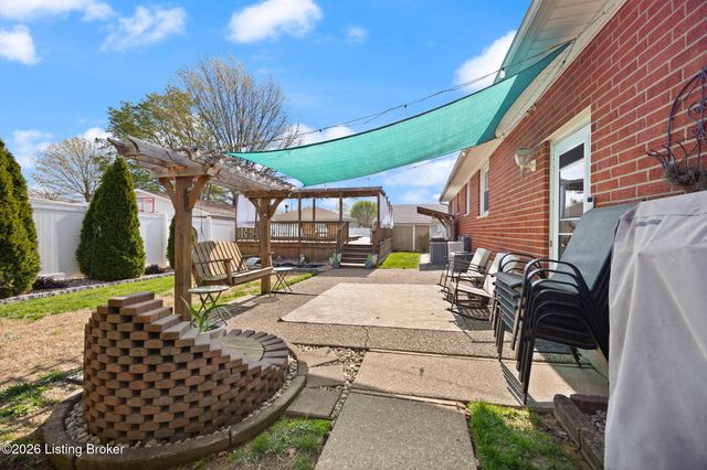 2407 Roddy Rd, Louisville, KY 40216