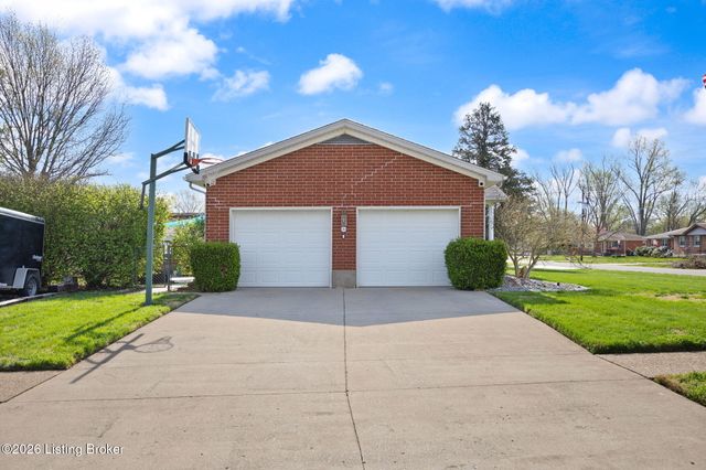 2407 Roddy Rd, Louisville, KY 40216