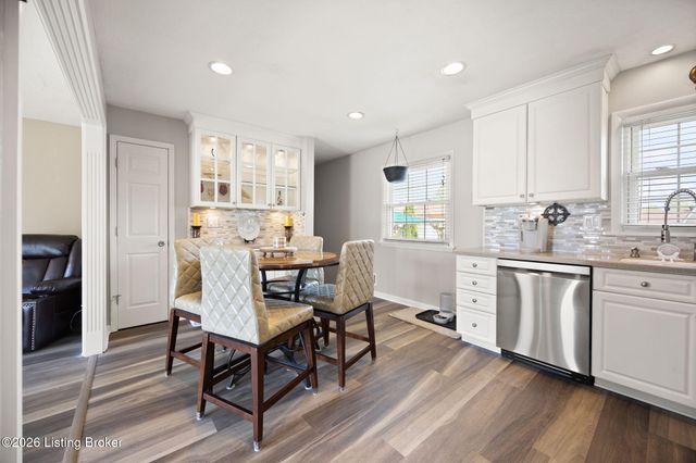 2407 Roddy Rd, Louisville, KY 40216