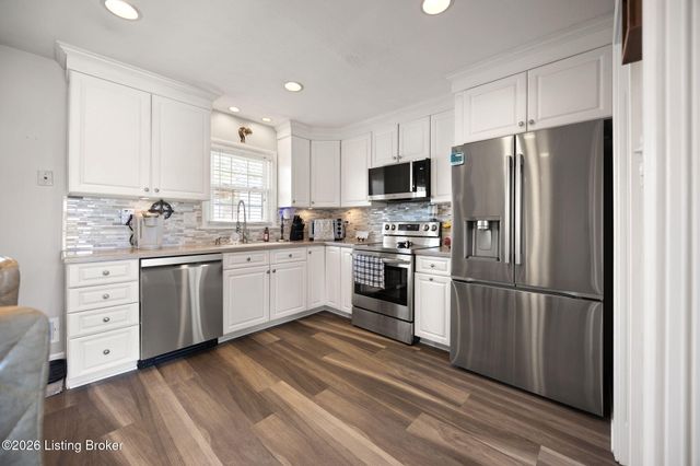 2407 Roddy Rd, Louisville, KY 40216