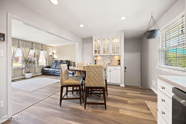 2407 Roddy Rd, Louisville, KY 40216