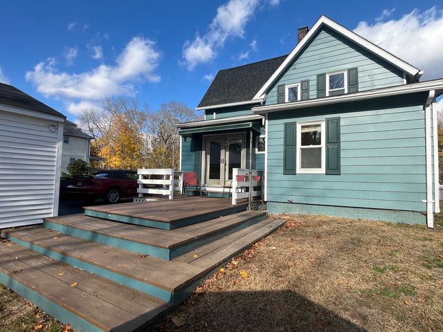 9 Bushnell Place, Norwich, CT 06360