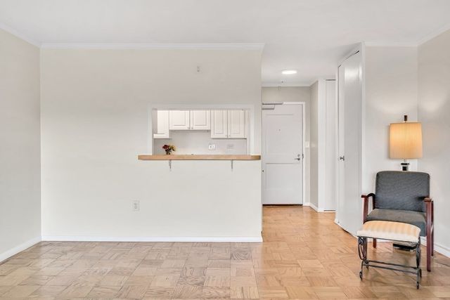 8 Whittier Place 4J, Boston, MA 02114