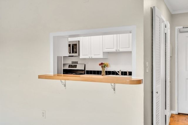 8 Whittier Place 4J, Boston, MA 02114
