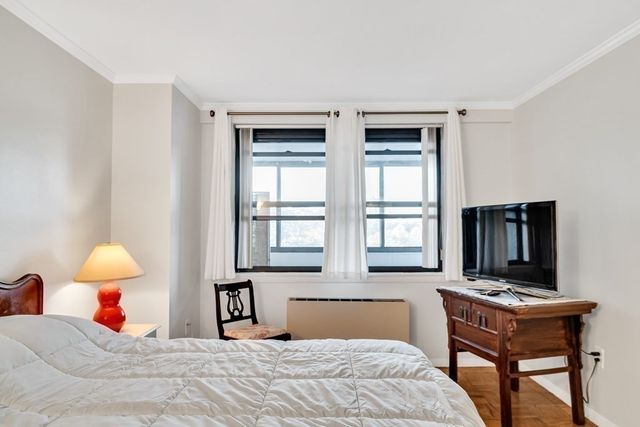 8 Whittier Place 4J, Boston, MA 02114