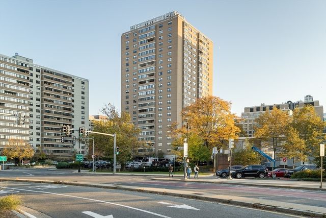 8 Whittier Place 4J, Boston, MA 02114