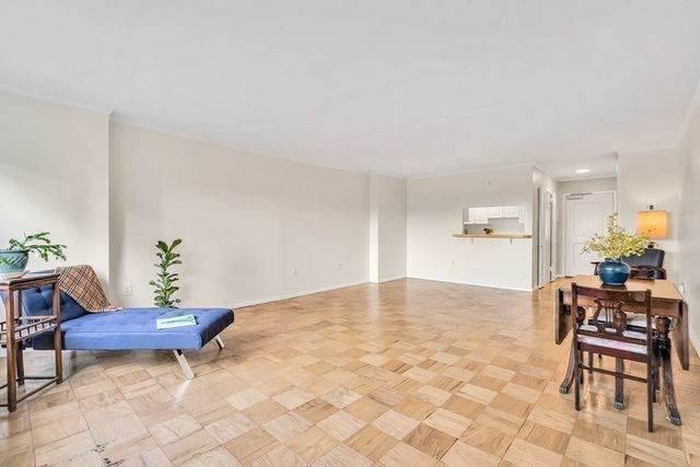 8 Whittier Place 4J, Boston, MA 02114