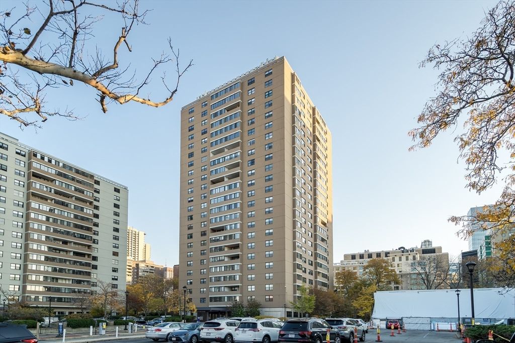 8 Whittier Place 4J, Boston, MA 02114
