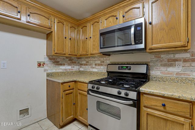11001 Essex Falls Lane, El Paso, TX 79934