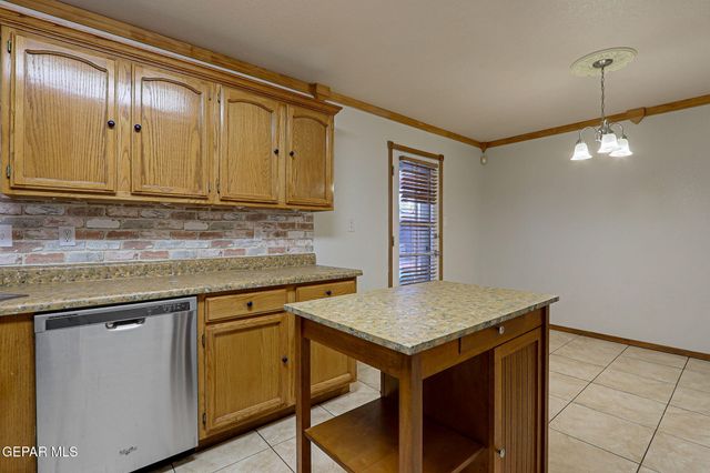 11001 Essex Falls Lane, El Paso, TX 79934