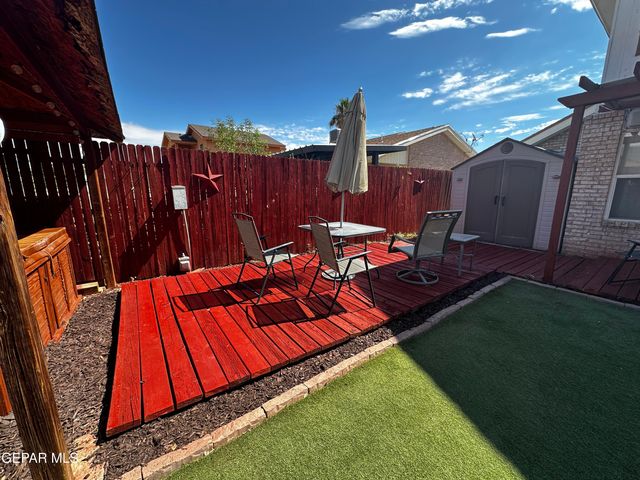 11001 Essex Falls Lane, El Paso, TX 79934