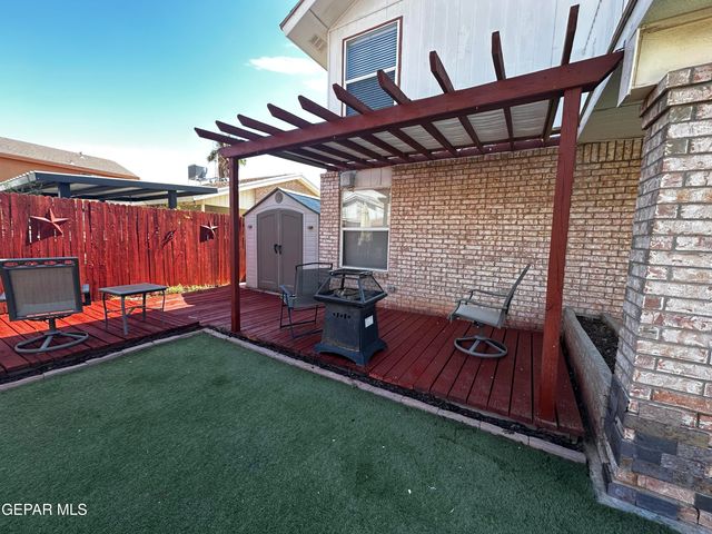 11001 Essex Falls Lane, El Paso, TX 79934