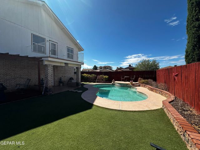 11001 Essex Falls Lane, El Paso, TX 79934