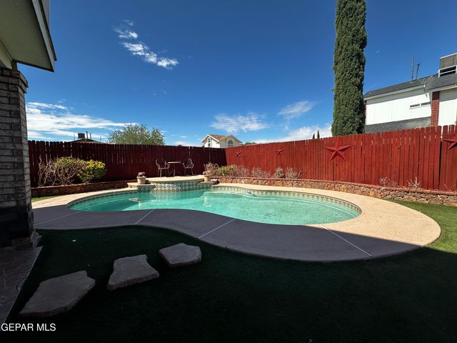 11001 Essex Falls Lane, El Paso, TX 79934
