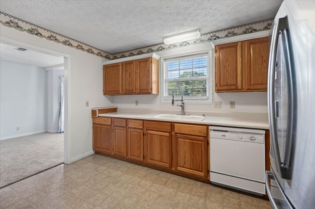 6702 Highway 41, N, Cedar Hill, TN 37032