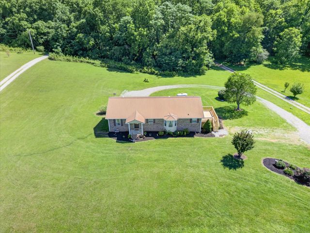6702 Highway 41, N, Cedar Hill, TN 37032