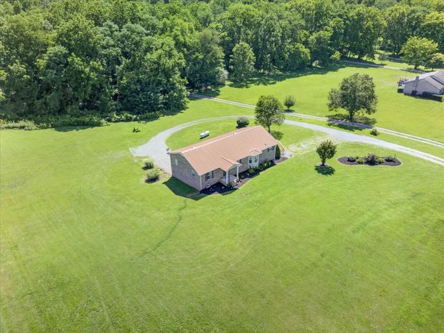 6702 Highway 41, N, Cedar Hill, TN 37032