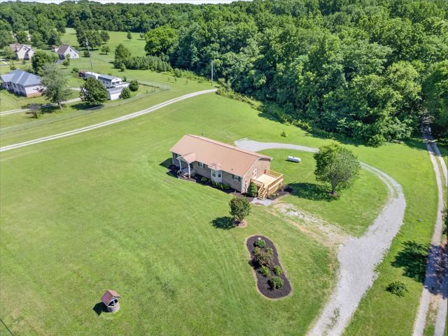 6702 Highway 41, N, Cedar Hill, TN 37032