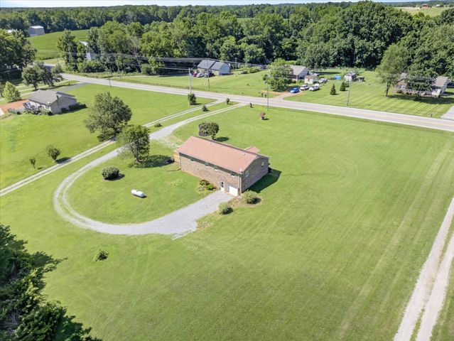 6702 Highway 41, N, Cedar Hill, TN 37032